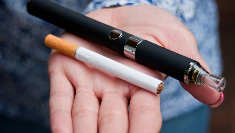 Cigarros eletrônicos em vez de comum